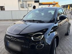 Schwarz Gebraucht 2022 Fiat 500e Icon Limousine | 15.900 € (Guter Preis)