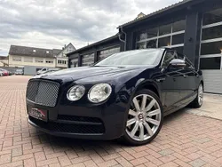 Blau Gebraucht 2015 Bentley Flying Spur Limousine | 89.900 €