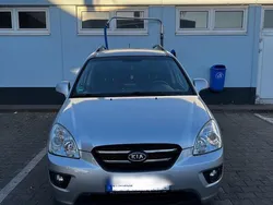 Silber Gebraucht 2009 Kia Carens 3 Van / Kleinbus | 2.500 € (Superpreis)