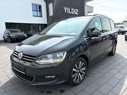 Grau Gebraucht 2020 VW Sharan Van / Kleinbus | 21.990 € (Fairer Preis)