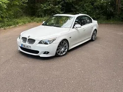 Weiß Gebraucht 2008 BMW 525 M Sport Limousine | 12.250 €