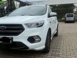 Weiß Gebraucht 2018 Ford Kuga ST-Line SUV | 14.500 € (Fairer Preis)