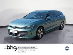 Grün Gebraucht 2025 VW Passat Elegance Kombi | 38.730 € (Guter Preis)