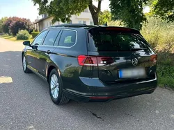 Grau Gebraucht 2021 VW Passat Kombi | 23.500 € (Fairer Preis)