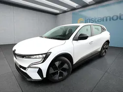 Weiß Gebraucht 2022 Renault Mégane Limousine | 24.299 € (Fairer Preis)