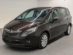 Braun (mahagonibraun met.) Gebraucht 2013 Opel Zafira Tourer Active Van / Kleinbus | 10.400 € (Fairer Preis)