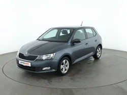 Grau Gebraucht 2015 Skoda Fabia Ambition Limousine | 8.660 € (Fairer Preis)