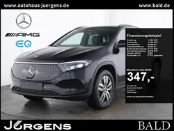 Schwarz kosmosschwarz metallic Gebraucht 2024 Mercedes EQA300 Electric Art SUV | 36.840 € (Guter Preis)
