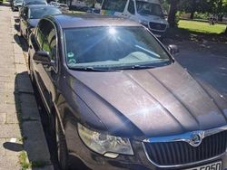 Braun Gebraucht 2011 Skoda Superb Comfort Limousine | 5.850 € (Fairer Preis)