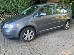 Grau Gebraucht 2006 VW Touran Trendline Van / Kleinbus | 3.500 € (Teuer)