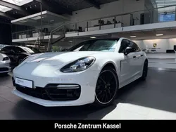 Weiß Gebraucht 2018 Porsche Panamera Turbo Sport Turismo Limousine | 64.800 € (Teuer)