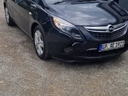 Schwarz Gebraucht 2016 Opel Zafira Tourer Edition Van / Kleinbus | 7.200 € (Guter Preis)