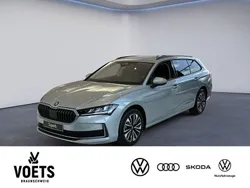 Pebble silber metallic Neu 2025 Skoda Superb Selection Kombi | 46.980 € (Guter Preis)