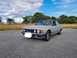 Beige Gebraucht 1985 BMW 735 Limousine | 5.880 €