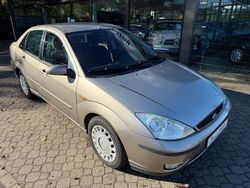 Beige Gebraucht 2004 Ford Focus Ghia Limousine | 2.800 € (Teuer)