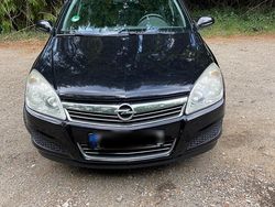 Schwarz Gebraucht 2007 Opel Astra Kombi | 2.200 € (Fairer Preis)
