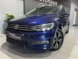 Blau Gebraucht 2023 VW Touran Comfortline Van / Kleinbus | 30.999 € (Fairer Preis)