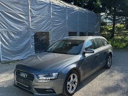 Grau Gebraucht 2012 Audi A4 Kombi | 9.300 €