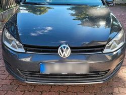 Grün Gebraucht 2013 VW Golf VII Limousine | 8.200 € (Fairer Preis)