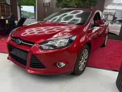 Rot Gebraucht 2011 Ford Focus Titanium Limousine | 3.900 € (Guter Preis)