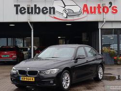 Schwarz Gebraucht 2016 BMW 330e Executive Limousine | 15.595 €