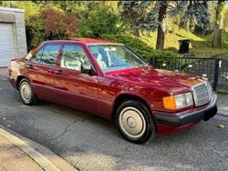 Rot Gebraucht 1991 Mercedes 190 Limousine | 5.490 €
