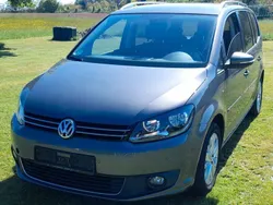 Braun Gebraucht 2014 VW Touran Life Van / Kleinbus | 9.490 € (Fairer Preis)