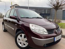Rot Gebraucht 2005 Renault Scénic II Van / Kleinbus | 2.490 € (Etwas zu teuer)