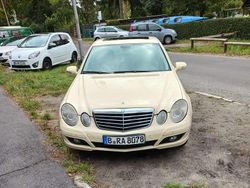 Gelb Gebraucht 2008 Mercedes E200 Avantgarde Limousine | 1.450 € (Superpreis)
