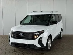 Weiss Gebraucht 2024 Ford Tourneo Courier Titanium Van / Kleinbus | 21.858 € (Superpreis)