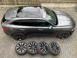 Grau Gebraucht 2018 Jaguar F-Pace R-Sport SUV | 28.500 € (Fairer Preis)