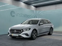 Silber Gebraucht 2024 Mercedes E220 Avantgarde Kombi | 56.898 €