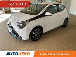 Weiß Gebraucht 2019 Toyota Aygo X-play Kleinwagen | 9.700 € (Fairer Preis)