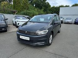 Grau Gebraucht 2022 VW Touran Comfortline Van / Kleinbus | 29.990 € (Fairer Preis)
