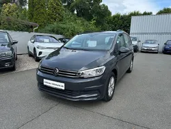 Grau Gebraucht 2022 VW Touran Comfortline Van / Kleinbus | 29.990 € (Fairer Preis)