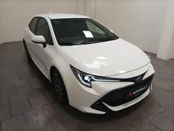 Weiß Gebraucht 2023 Toyota Corolla Team Limousine | 23.470 € (Fairer Preis)