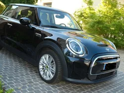 Schwarz Gebraucht 2023 Mini Cooper SE Essential Kleinwagen | 18.500 € (Superpreis)