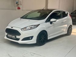 Weiß Gebraucht 2015 Ford Fiesta Titanium Kleinwagen | 7.990 € (Etwas zu teuer)