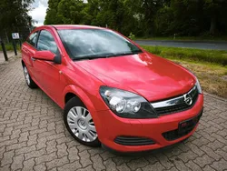 Rot Gebraucht 2009 Opel Astra Coupé | 2.000 € (Fairer Preis)