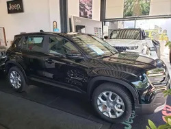 Solid black clear coat Gebraucht 2023 Jeep Avenger Altitude SUV | 24.590 € (Etwas zu teuer)