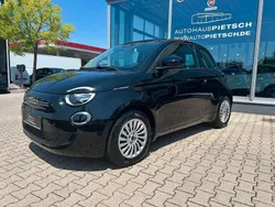 Onyx schwarz Gebraucht 2021 Fiat 500e Action Kleinwagen | 16.534 € (Teuer)