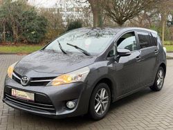 Grey metallic Gebraucht 2015 Toyota Verso Van / Kleinbus | 11.990 € (Teuer)