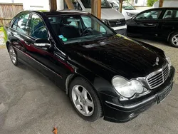 Schwarz Gebraucht 2003 Mercedes C180 Avantgarde Limousine | 1.200 € (Superpreis)