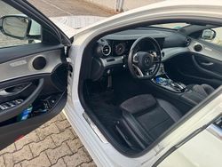 Weiß Gebraucht 2017 Mercedes 220 AMG line Kombi | 23.000 € (Fairer Preis)