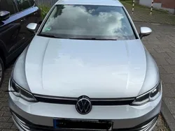 Silber Gebraucht 2021 VW Golf VIII Active Limousine | 20.500 € (Guter Preis)