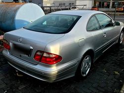 Silber Gebraucht 2003 Mercedes CLK230 Coupé | 1.950 € (Etwas zu teuer)
