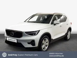 Weiß Gebraucht 2024 Volvo XC40 Core SUV | 34.890 € (Guter Preis)