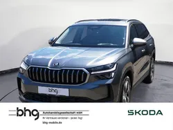 Graphitegrau metallic Gebraucht 2024 Skoda Kodiaq Selection SUV | 43.990 € (Fairer Preis)