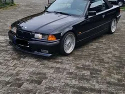 Schwarz Gebraucht 1998 BMW 320 Cabriolet Cabrio | 13.000 € (Teuer)