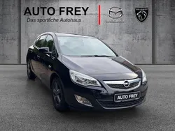 Andere Gebraucht 2011 Opel Astra Design Edition Limousine | 9.990 €